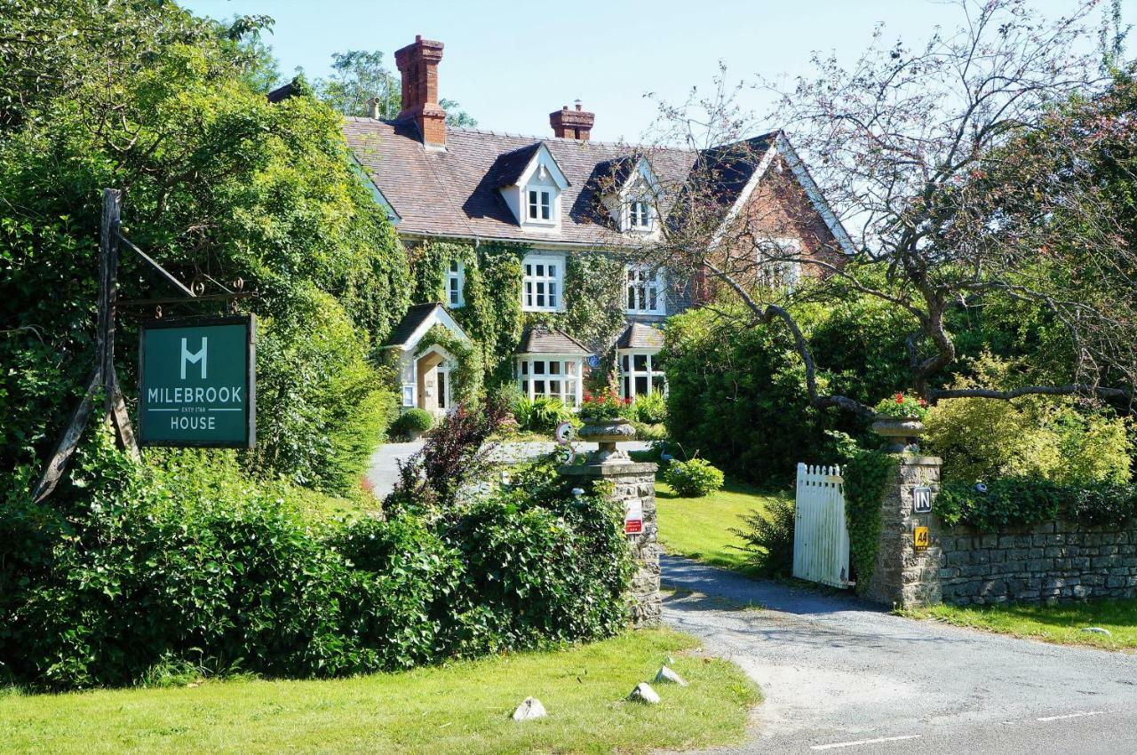Milebrook House Bed and Breakfast Knighton  Eksteriør billede